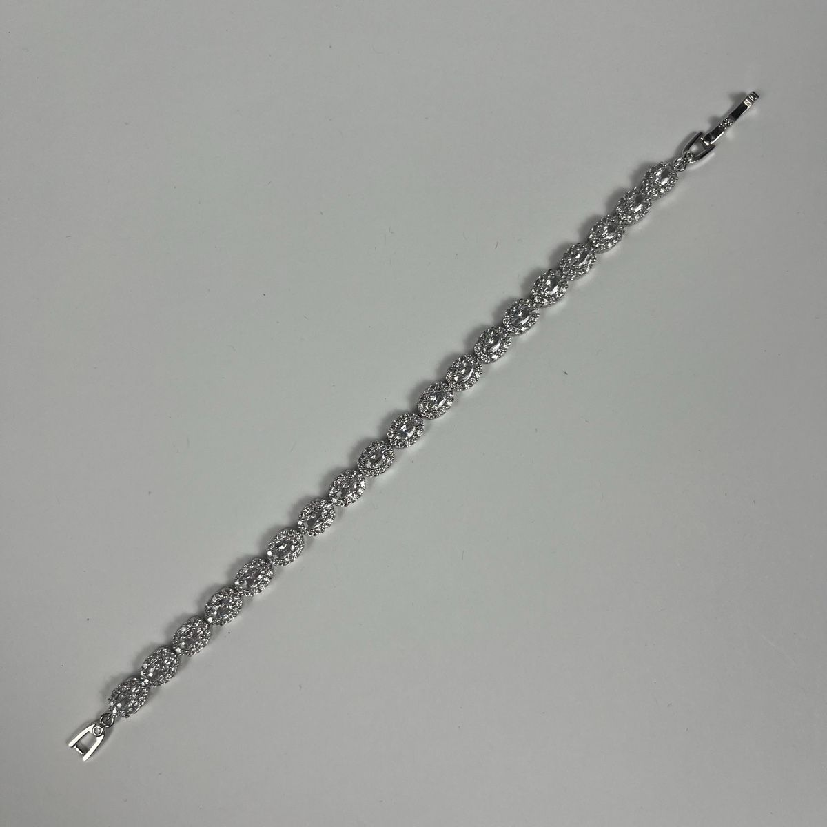 Bracelets: Diamond Bracelet – Neuf avec emballage d'origine à Seltisberg par izz_8xth 1