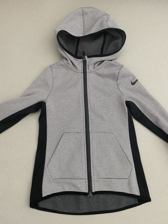 Fleecejacke mit Kapuze gestreift