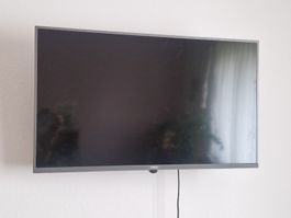 CHiQ Fernseher 32 Zoll Smart TV mit Wandhalterung