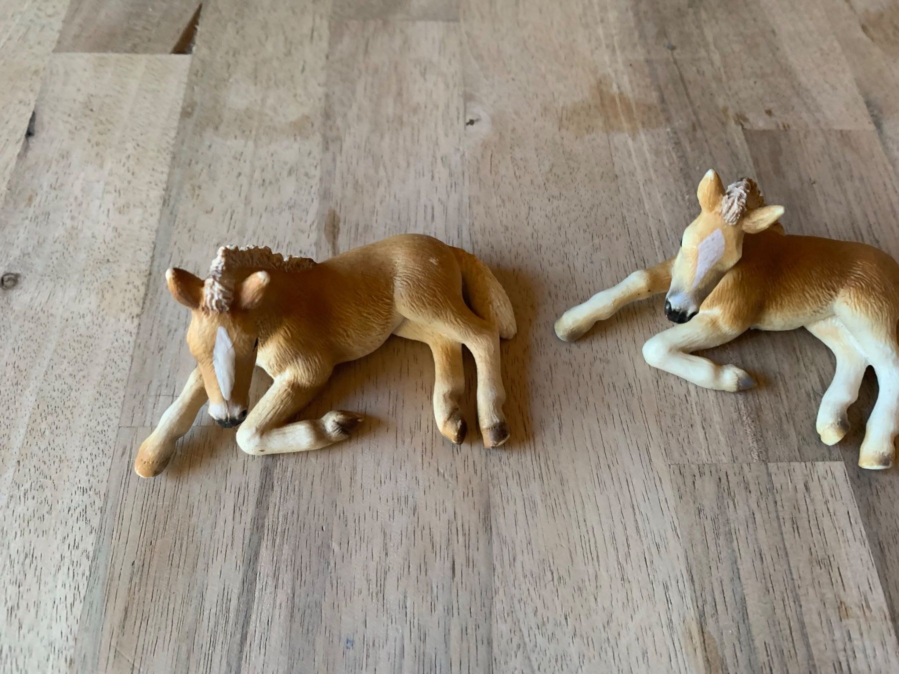 Schleich Figuren: 3 Ponys 2 Fohlen – Gebraucht aus Richterswil von irenemiz 4