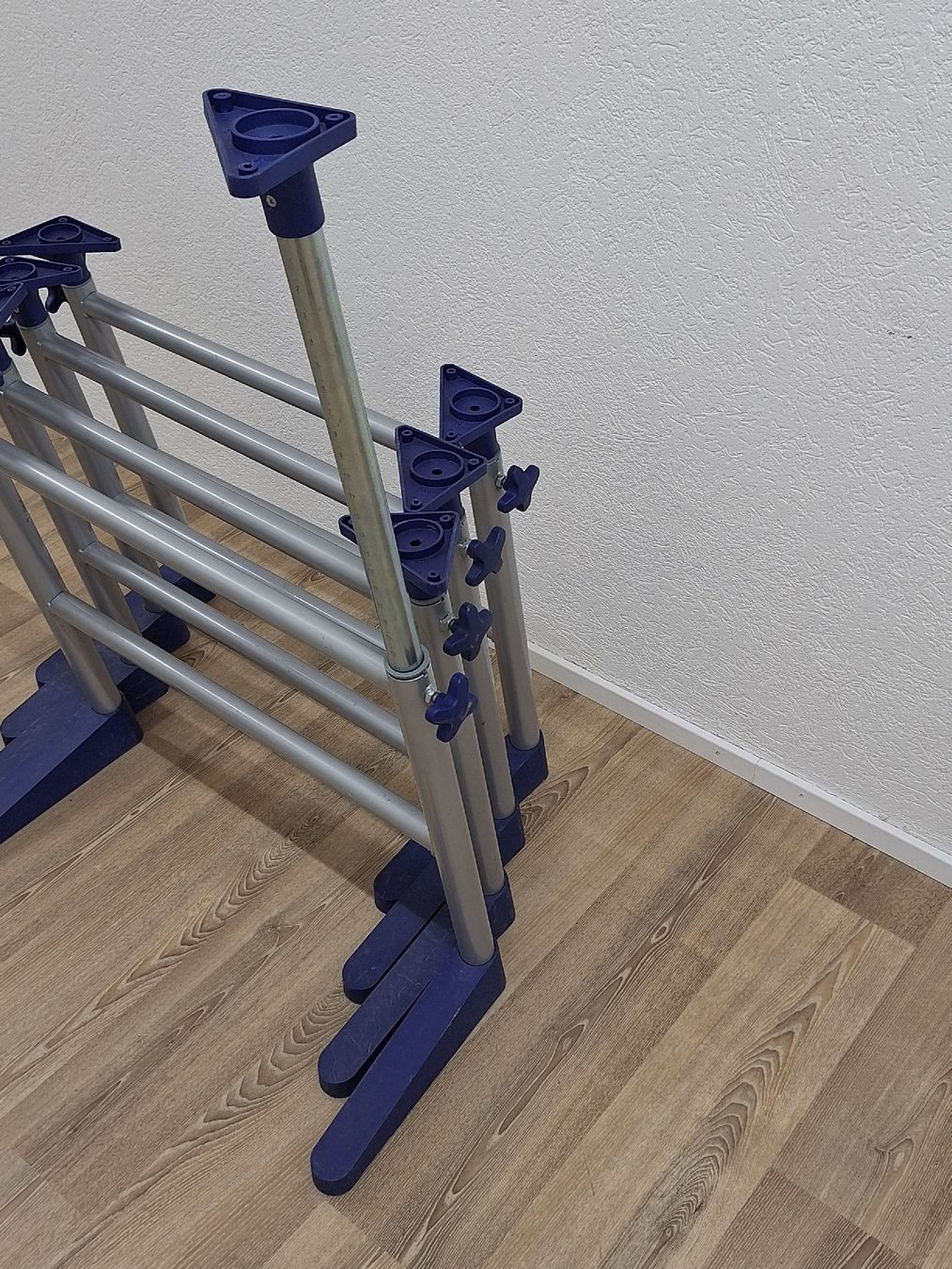 Altri mobili: 4er Set Malgestelle höhenverstellbar – Usato da Grüt (Gossau ZH) venduto da wisdomio7 2