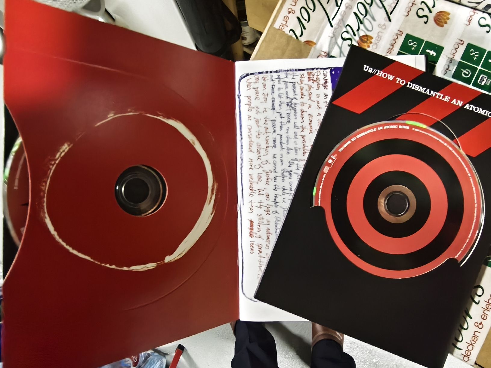 Tutti i DVDs: DVD+CD U2 "how to dismantle an atomic bomb" – Usato da Stabio venduto da anes71 1