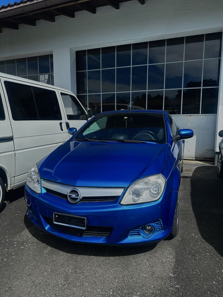 Opel Automobili: Opel Tigra B Cabrio – Difettoso da Unterseen venduto da FMS250
