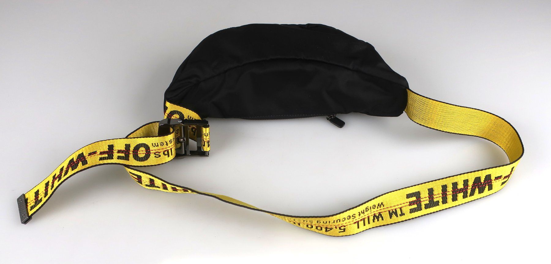 Off-White Borse: Off-White Gürteltasche – Usato da Volketswil venduto da brockipfannenstil 1
