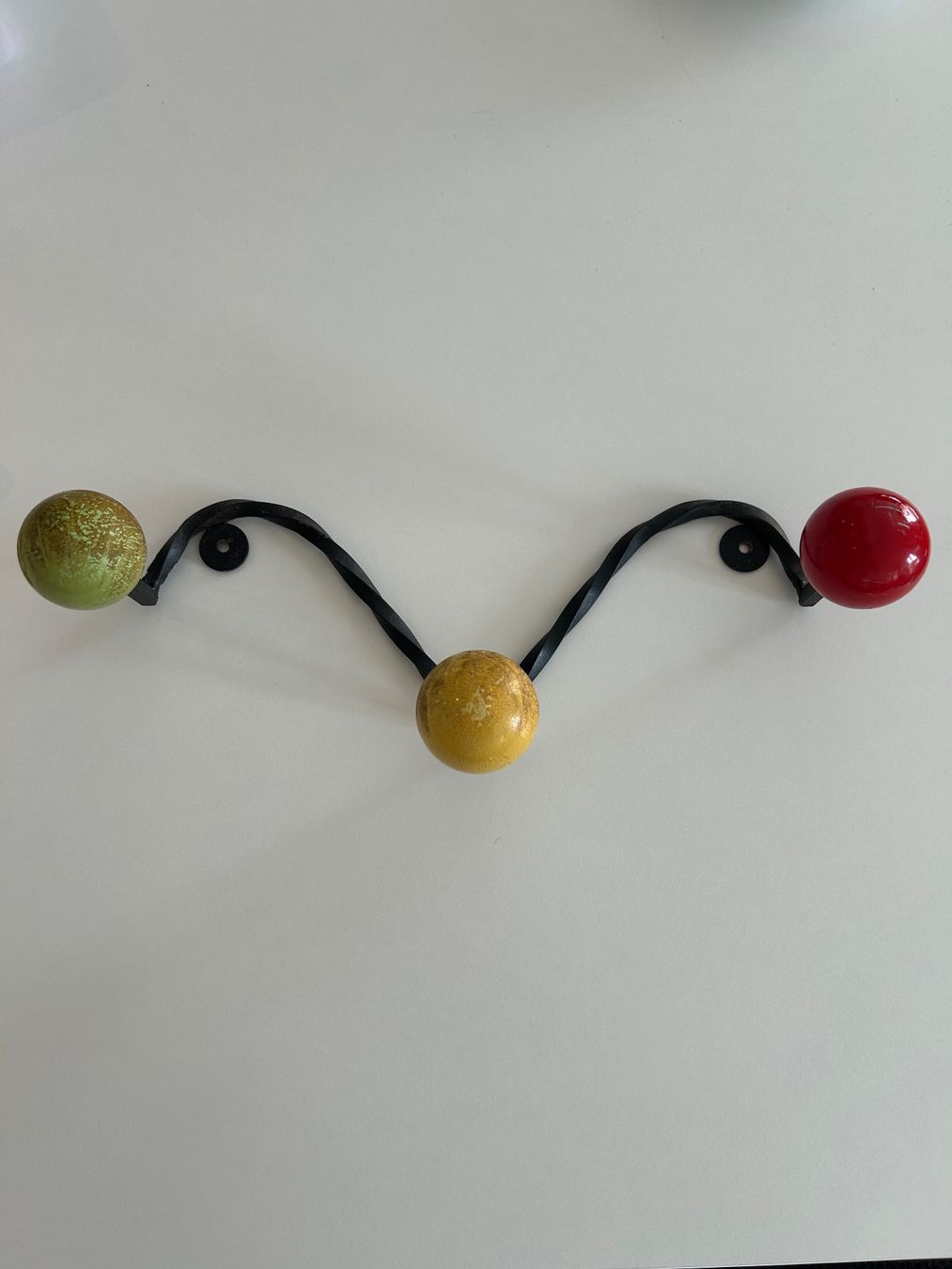 Ferramenta: porte manteau XXe siècle inspiration Eames – Usato da Cormondrèche venduto da Mobilier.Design