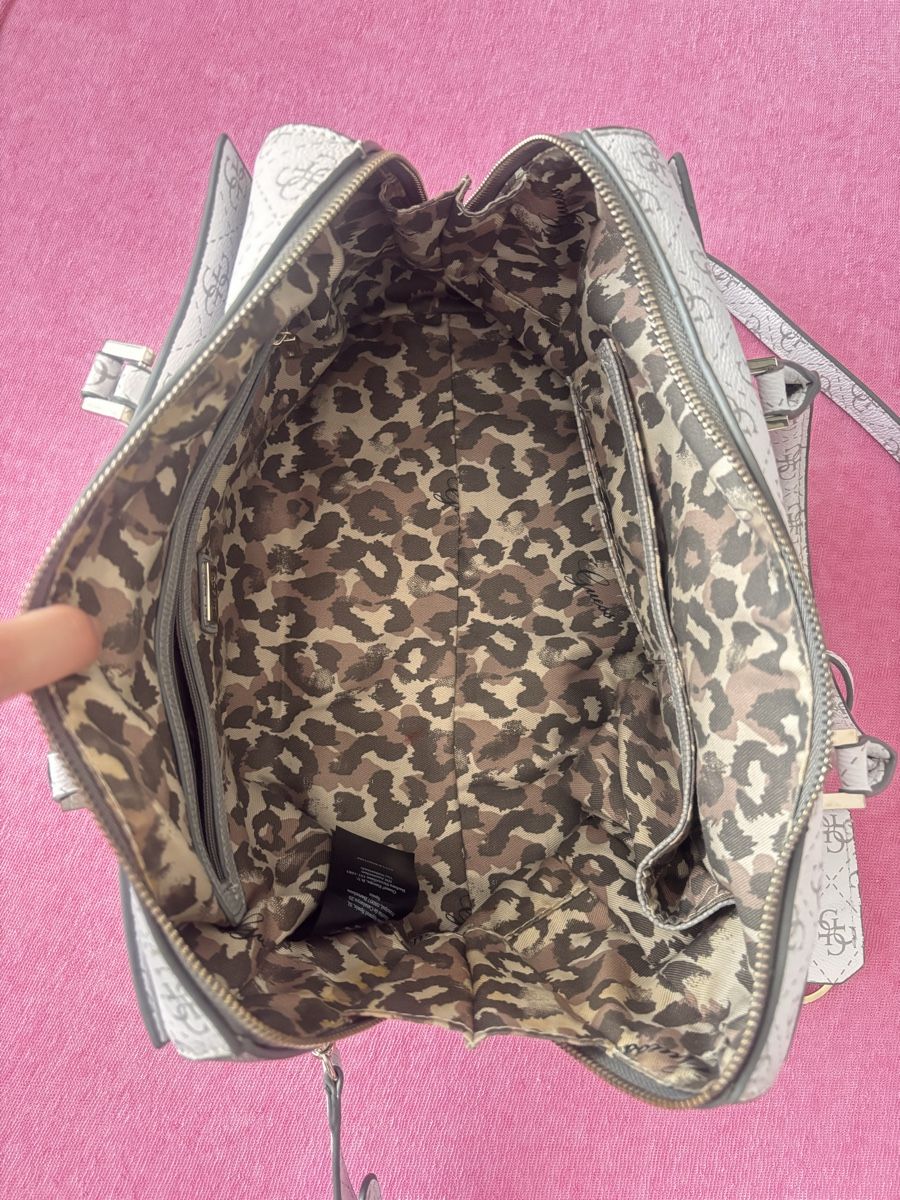 Taschen für Damen: Guess Tasche  – Gebraucht aus Schwerzenbach von _Aria_ 7