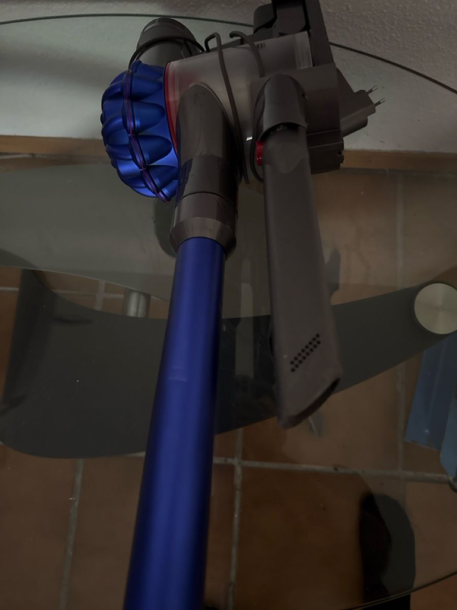 Dyson Aspirapolveri & Accessori: Dyson V7 Motorhead Aspirateur  – Usato da Soyhières venduto da Jura22 3