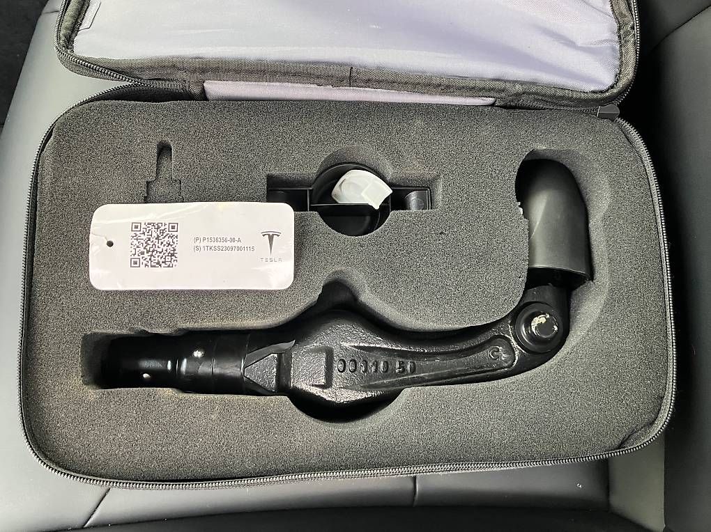Automobili: Boule attelage Tesla Model Y – Usato da Carouge GE venduto da alexch33 2