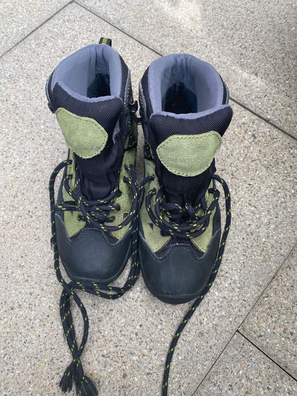 Scarpe per ragazzi: Wanderschuhe für Kinder – Usato da Dietlikon venduto da Tonschildchrott