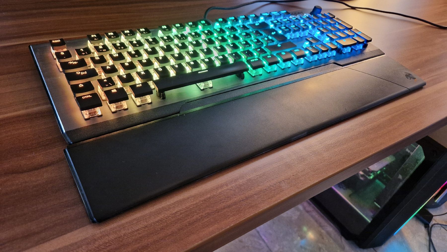 Roccat Tastiere: Roccat Vulcan Tastatur – Usato da Wädenswil venduto da cyr_w2d5 1