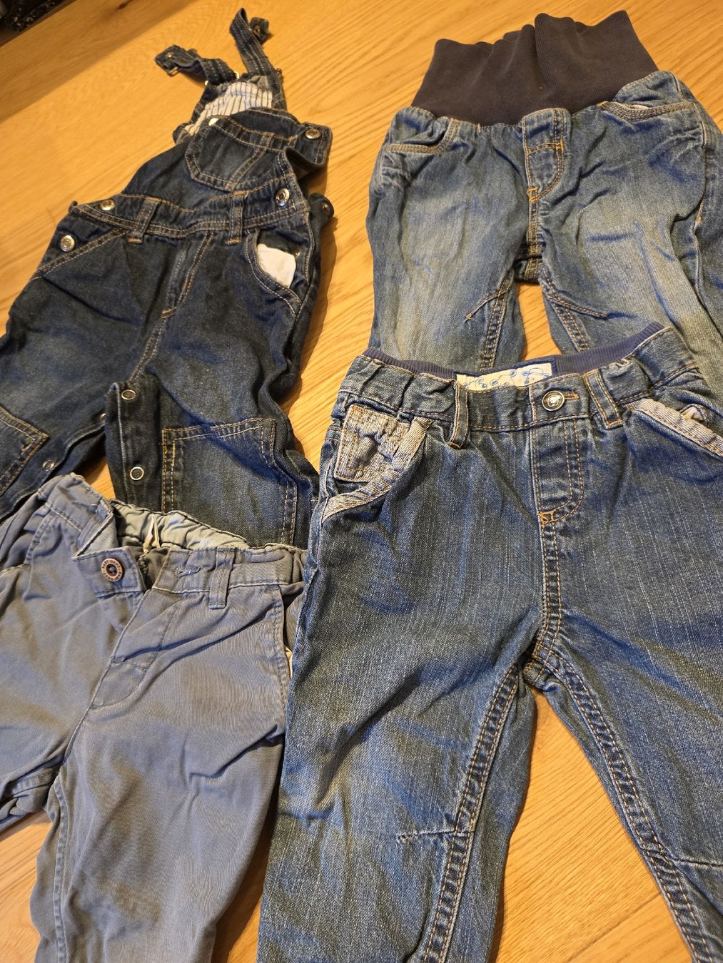 Pantaloni: Hosen/ Latzhose gr 80 – Usato da Eschenz venduto da Carmenr93 1