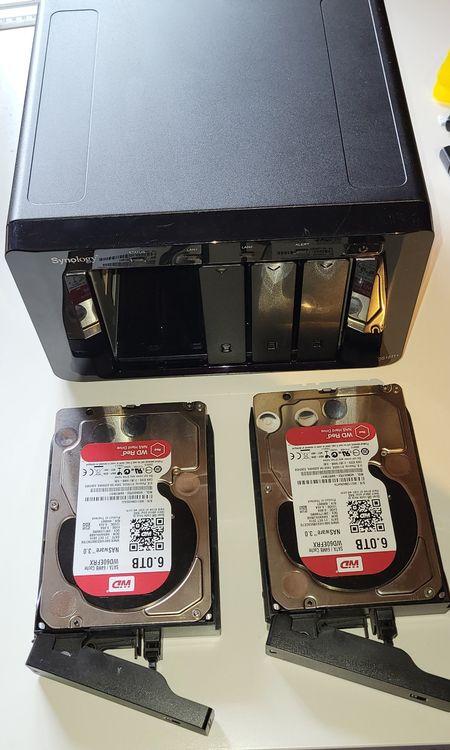 NAS Synology DS1511+ Avec 5 Baies Et 5 Disques 2 To - Occasion Fonctionnel