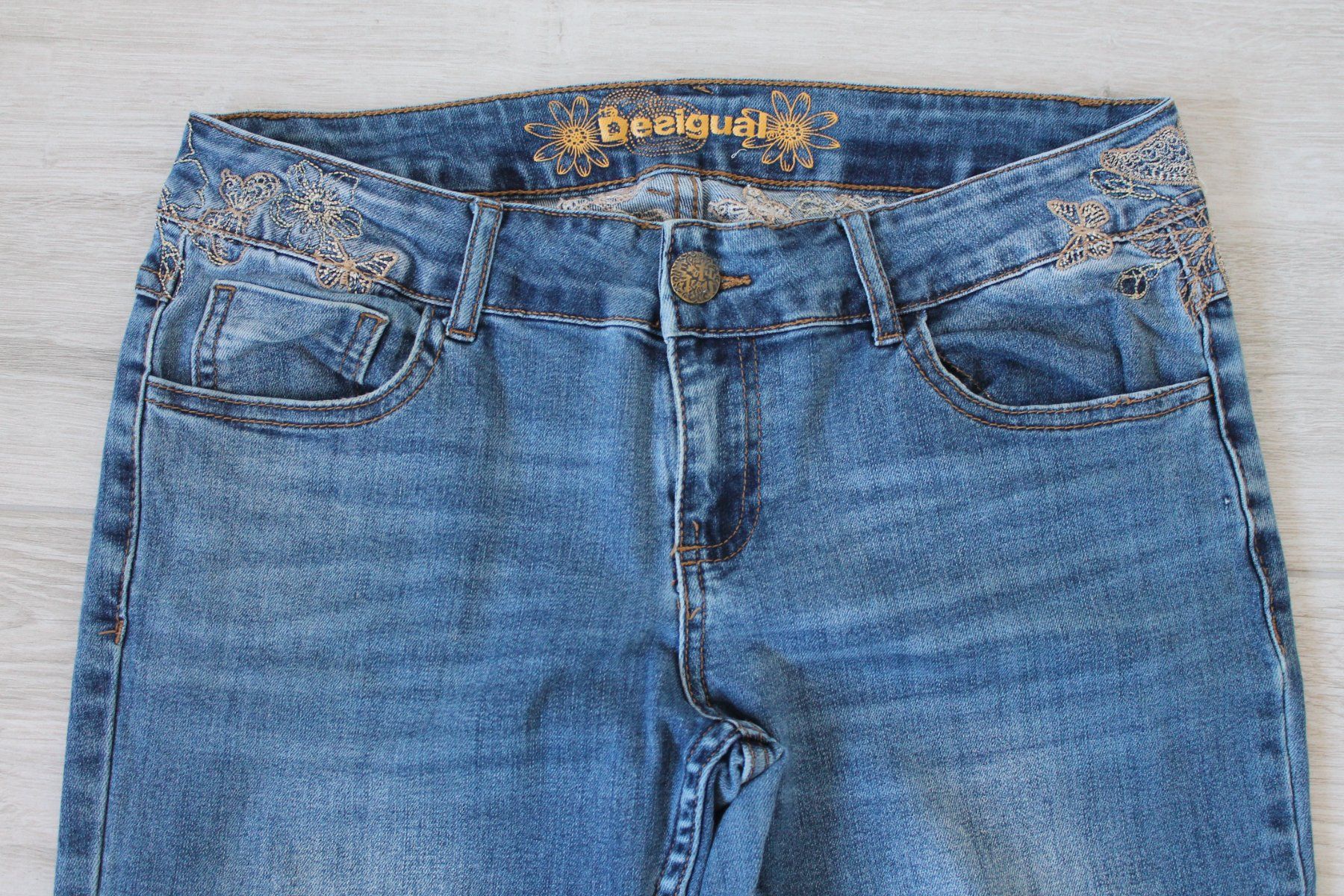 Desigual Jeans: DESIGUAL Jeans taille M – Gebraucht aus Chez-le-Bart von jasse 1
