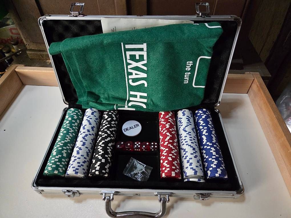 Jeux: Pokerkoffer, solides Material – D'occasion à Rieden AG par sar_9f6s 3