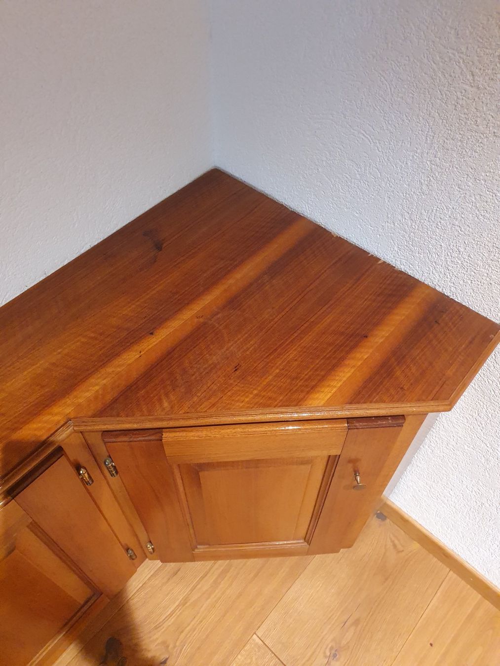 Kommoden: Eckkommode aus Holz – Gebraucht aus Ramlinsburg von Karinzgi 2