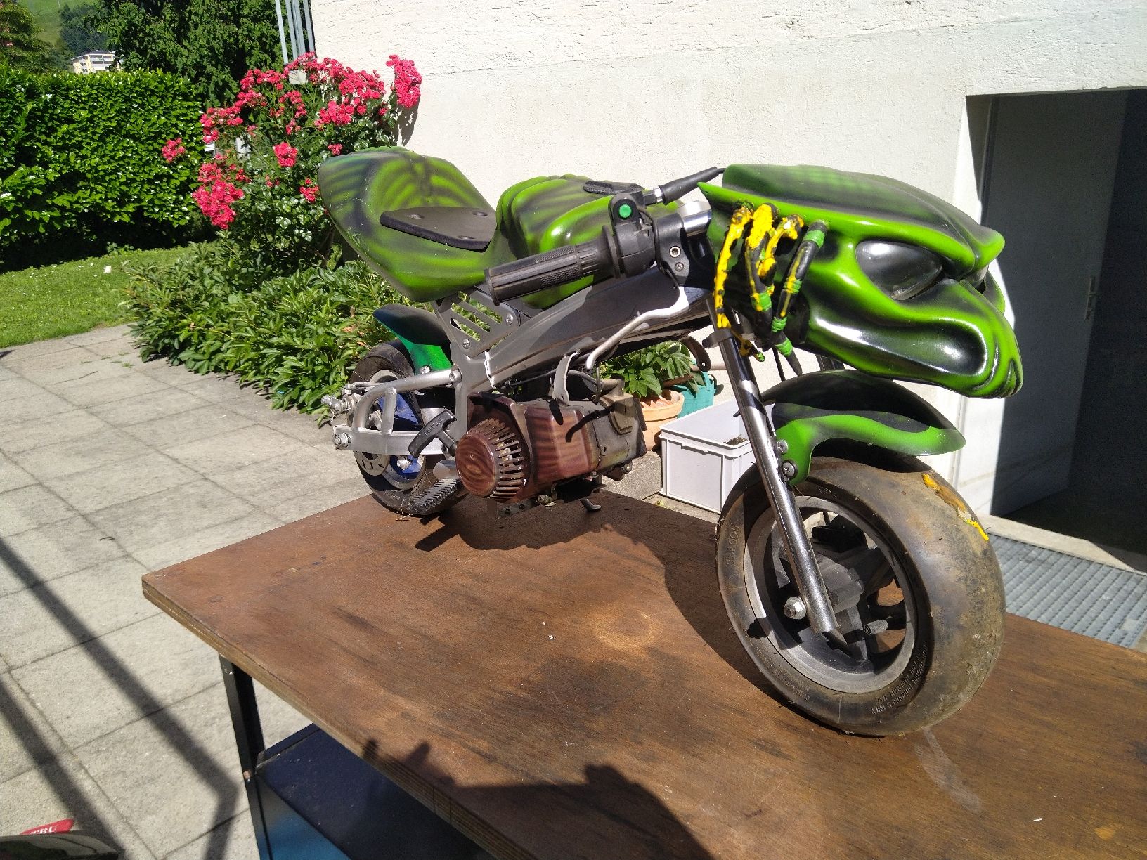 Minimotos: Predator Pocket Bike – Défectueux à Horw par Human78 1