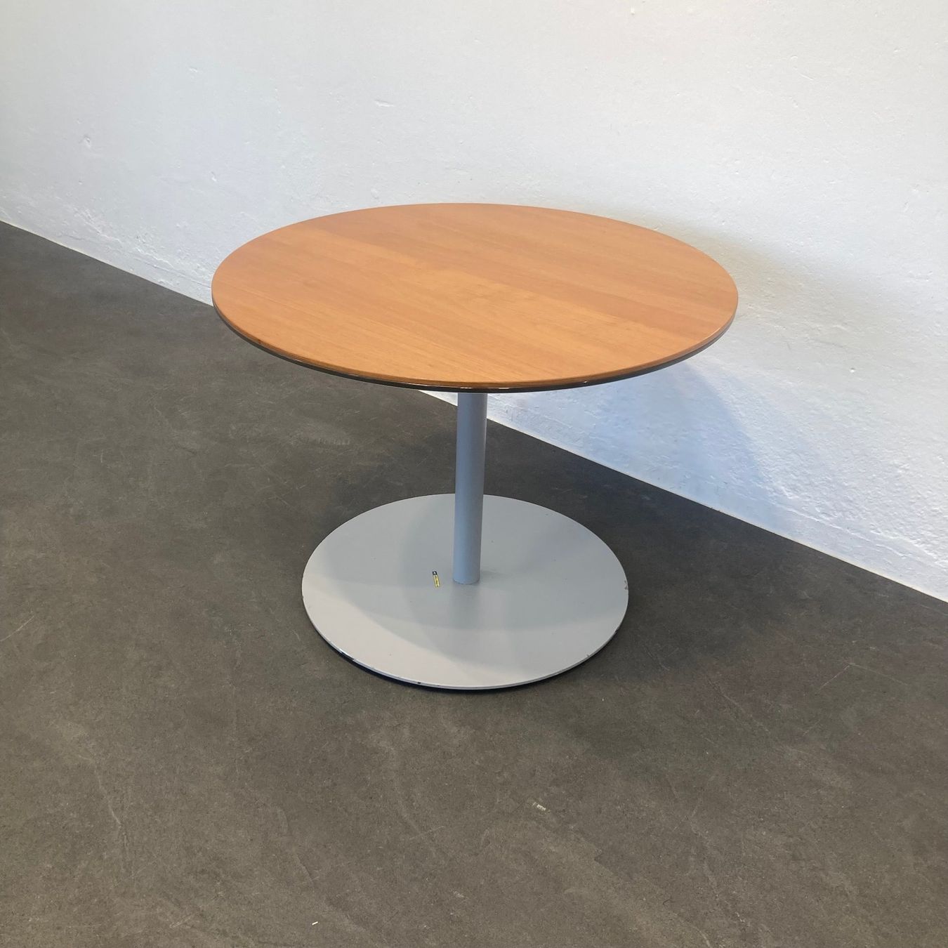 Schreibtische: Office Line Excellent Lounge Table 605mm hoch – Gebraucht aus Schönenwerd von mcofficeshop 2