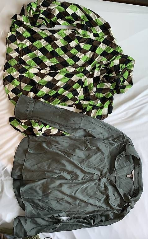 Lots de vêtements: Blusen / Röcke - second hand vintage – D'occasion à Zürich par cla_l2t2 1