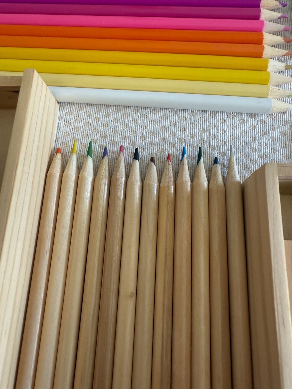 Matite, matite colorate & gessi: Crayons de couleurs – Usato da Sion venduto da accroshoes 3