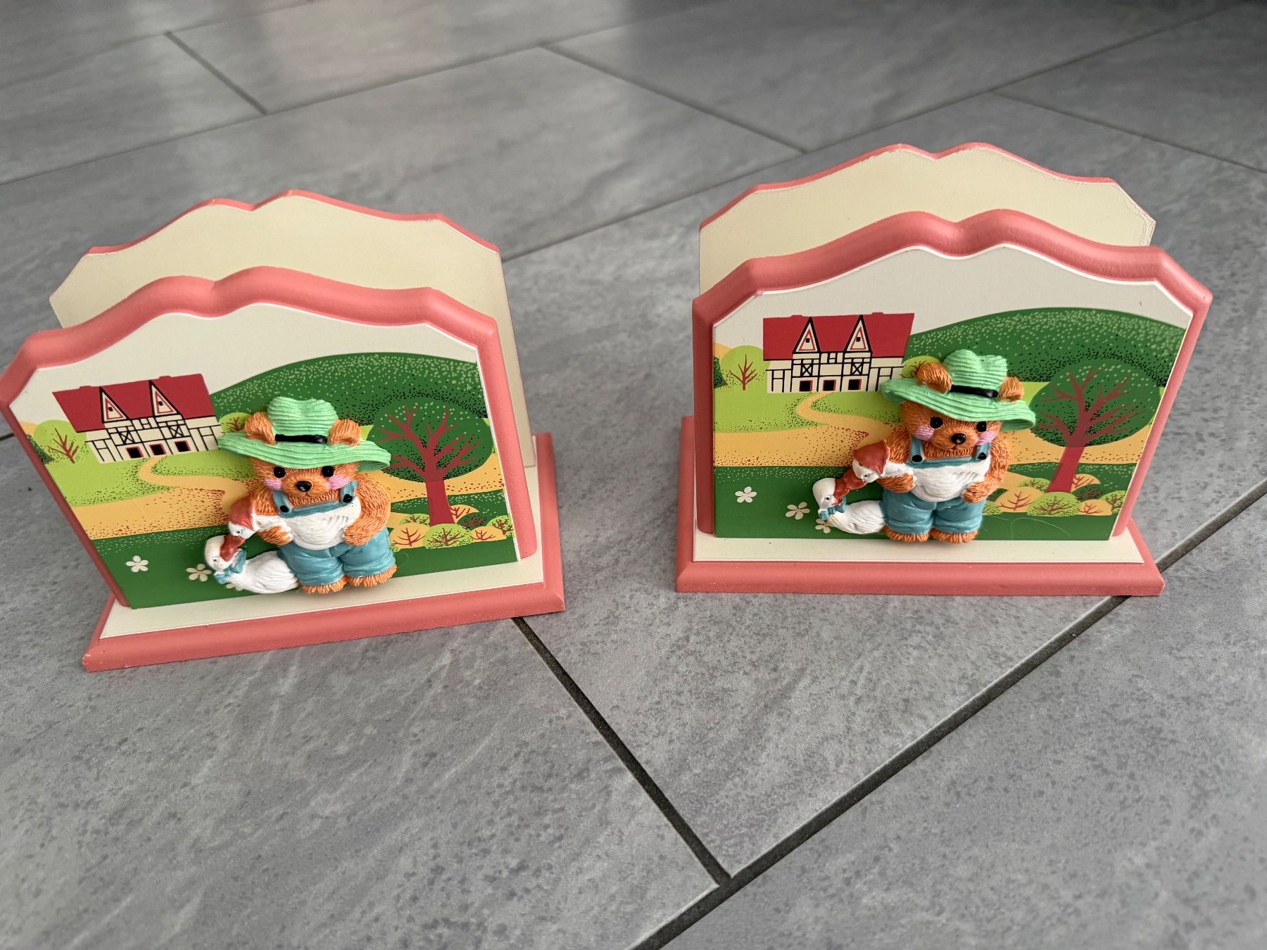 Altro in Decorazioni & Accessori: Briefhalter Holz mit Bär - 2 Stück – Nuovo e nell'imballaggio originale da Bülach venduto da Loredana13
