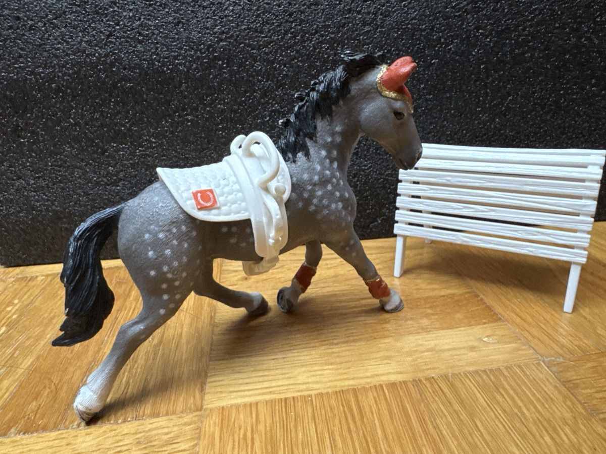 Schleich Giocattoli: Schleich Pferd mit Voltigiersattel  – Usato da Umiken venduto da hope2008