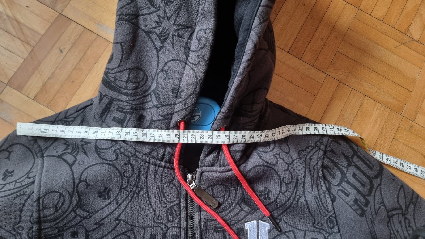 Giacche: Veste à capuche – Usato da Carouge GE venduto da mon_x9y7 4