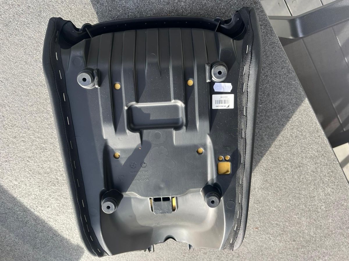 Altro: Moto Guzzi Mandello V100 Standard Seat – Nuovo (secondo la descrizione) da Biel-Benken BL venduto da ste_86wx 2