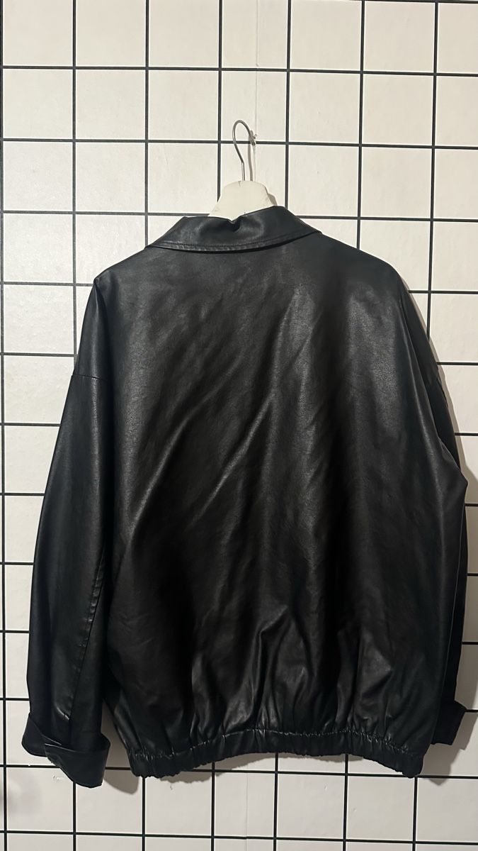 Giacche: Black faux Leather Jacket - SIZE M – Usato da Genève venduto da ravehotline 1