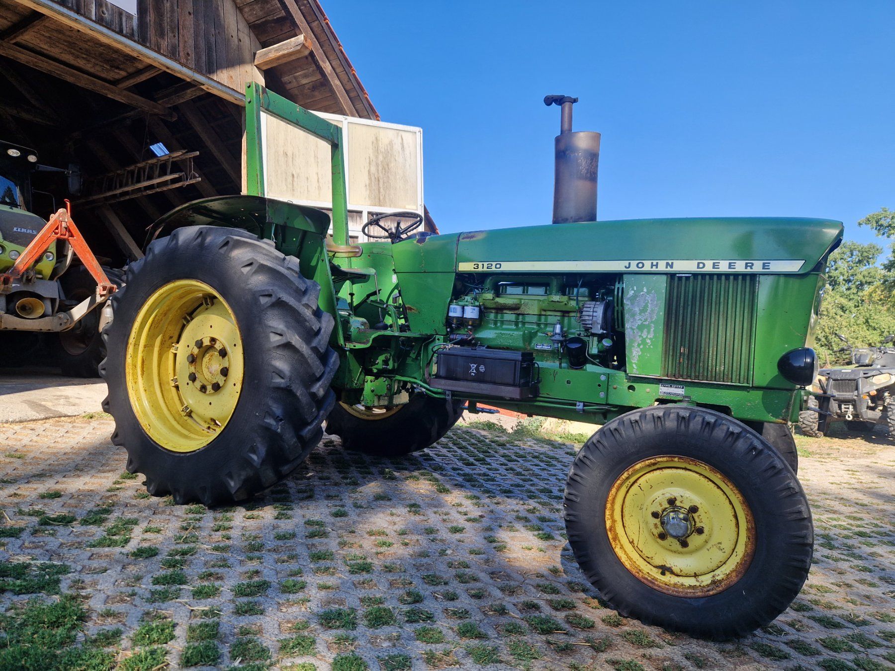 John Deere Trattori: John Deere 3120 – Usato da Roggliswil venduto da _IHC_ 7
