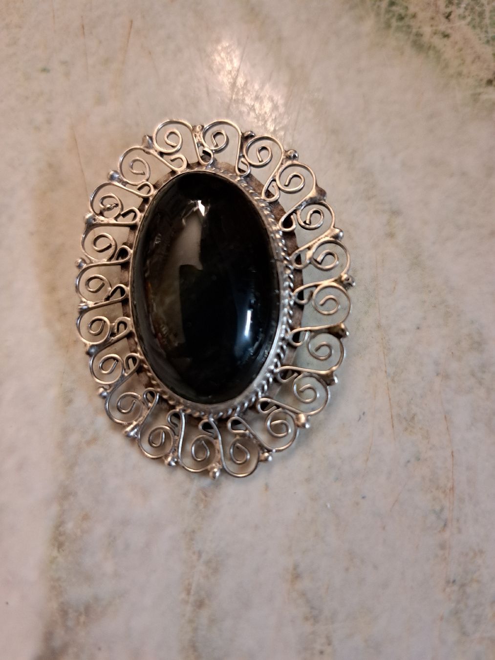 Spille & Fermagli: Es ist eine silversterling Brosche mit einem  Obsidianstein. – Usato da Wolfhausen venduto da fab_58yr