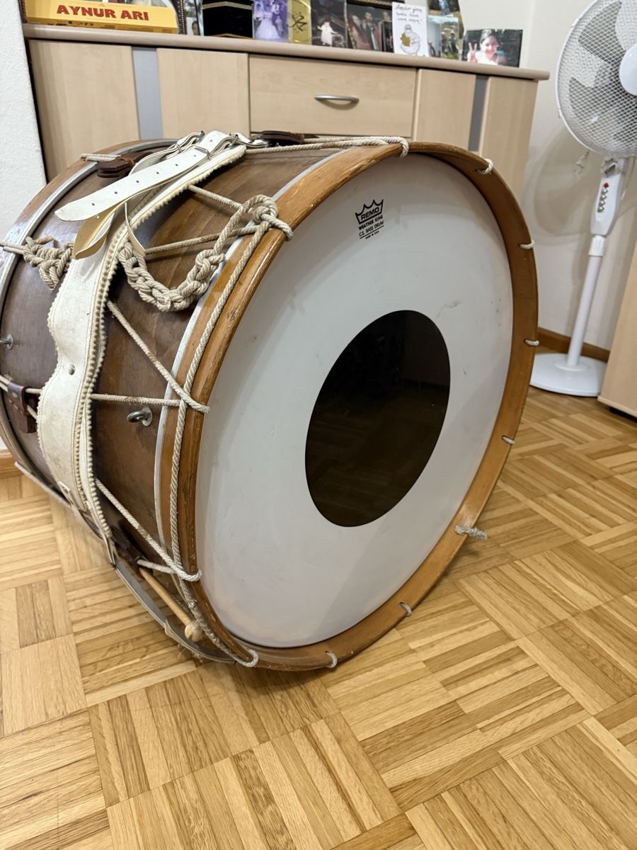 Strumenti musicali: REMO  BASS DRUM TROMMEL – Usato da Basel venduto da John003