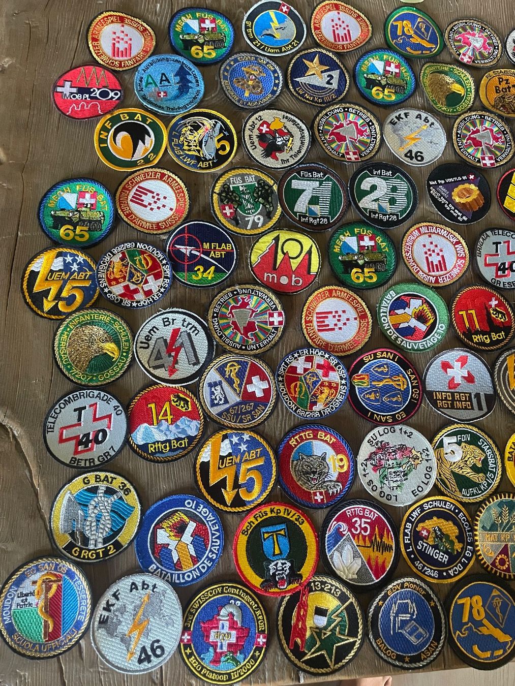 Schweizer Armee Placchette & Badge: XXL Militär Badge Sammlung !! – Usato da Volketswil venduto da rubin74 1