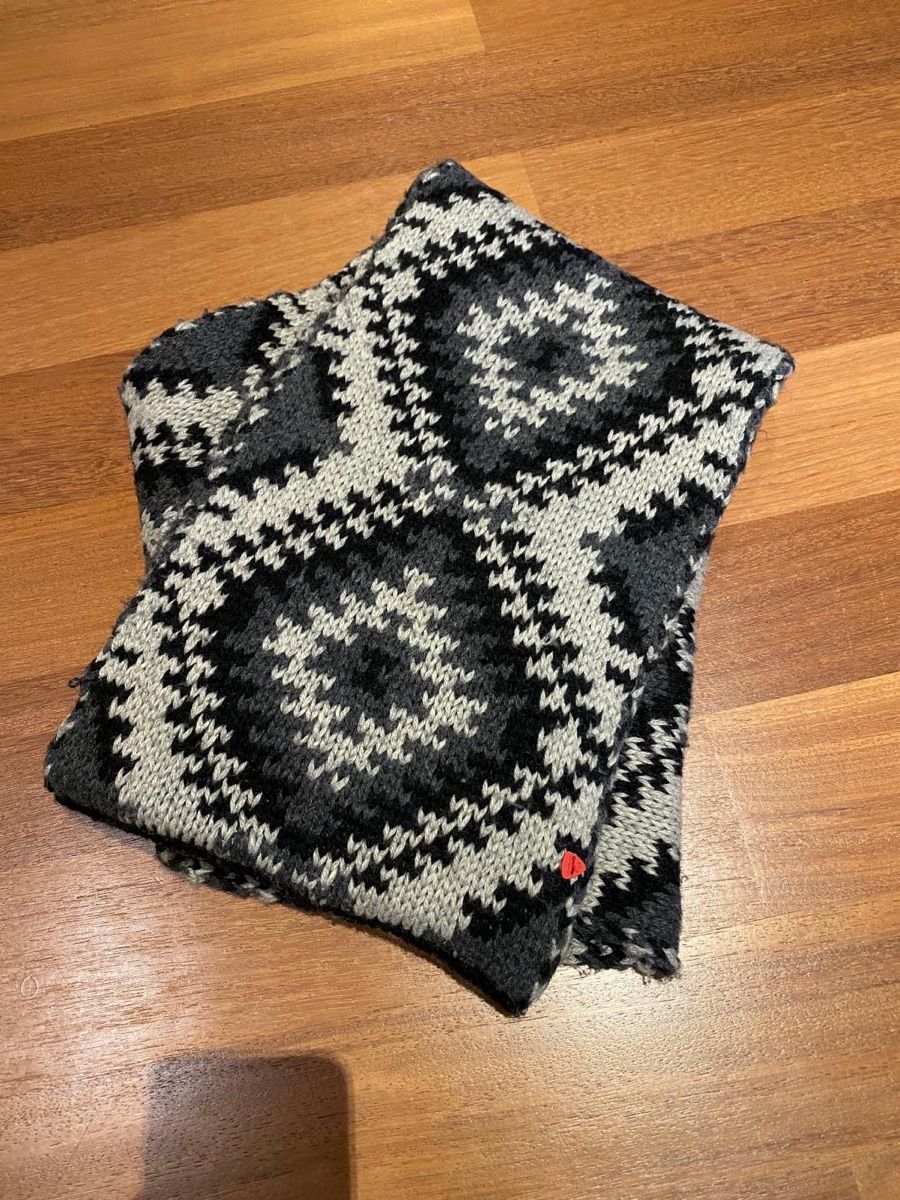 Foulard & Sciarpe: Strellson Schal / Rundschal – Nuovo (secondo la descrizione) da Oberengstringen venduto da Simone_Ro