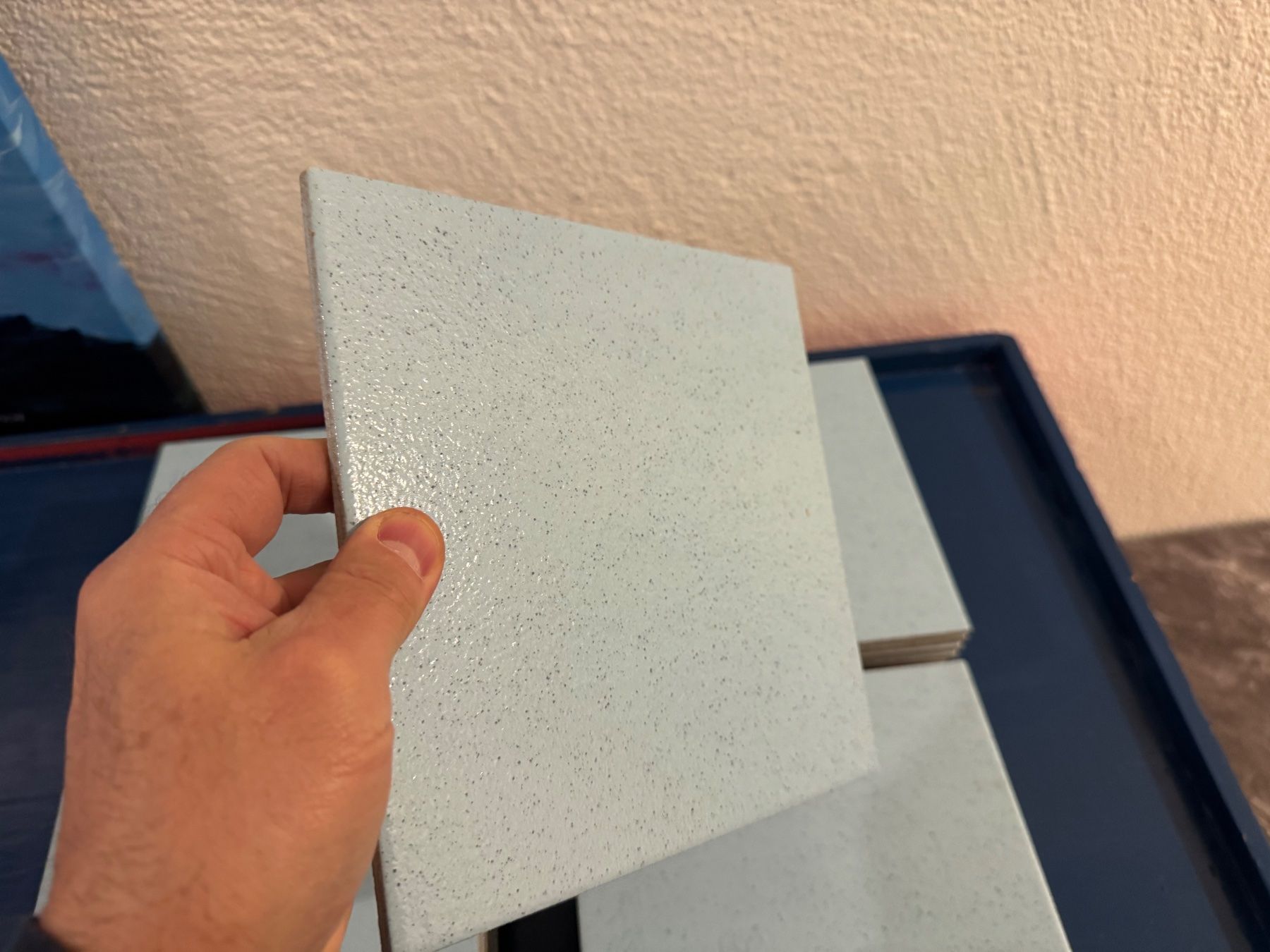 Piatti di portata: 39 Fliesen neu hellblau – Usato da Winterthur venduto da sportdisco2 1