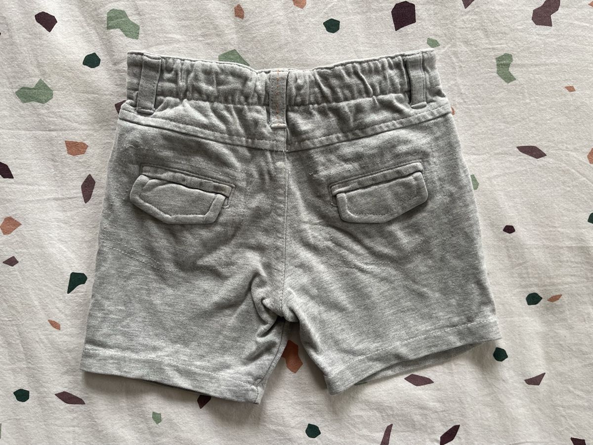 Vertbaudet Pantaloni: Graue Shorts, Grösse 74, vertbaudet – Usato da Hirzel venduto da carta9 1