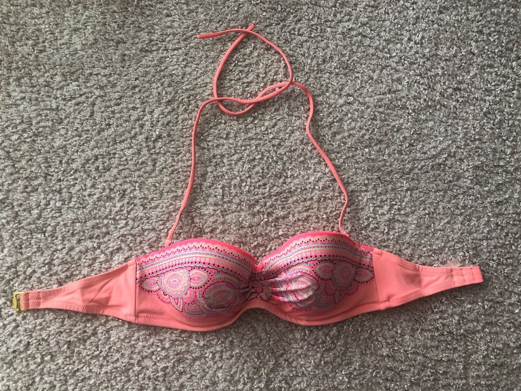 Badekleider & Bikinis: Victoria Secret Bikini-Oberteil, Gr. 32D – Gebraucht aus Klingnau von Tiara2023