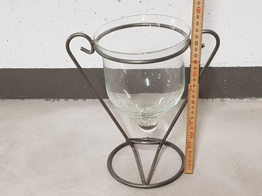 Gläser: Glas-Schale in dekorativen Metallständer – Gebraucht aus Oetwil a.d. Limmat von grisilisi 2