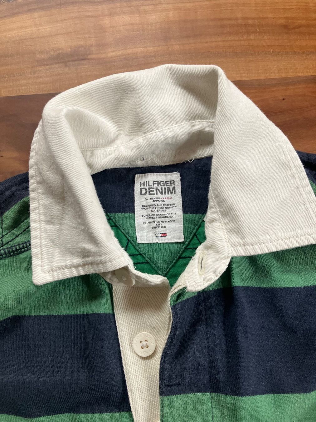 Tommy Hilfiger Hemden, T-Shirts & Polos: schönes Polohemd von Hilfiger, smal – Gebraucht aus Bern von sturmmoewe 1