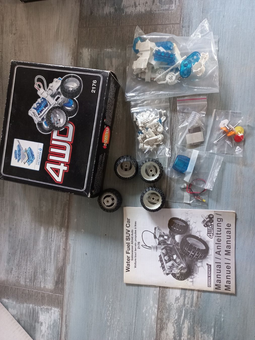 Modellautos: 3 kits de voitures pour expériences – Gebraucht aus Attalens von remy_s00 3
