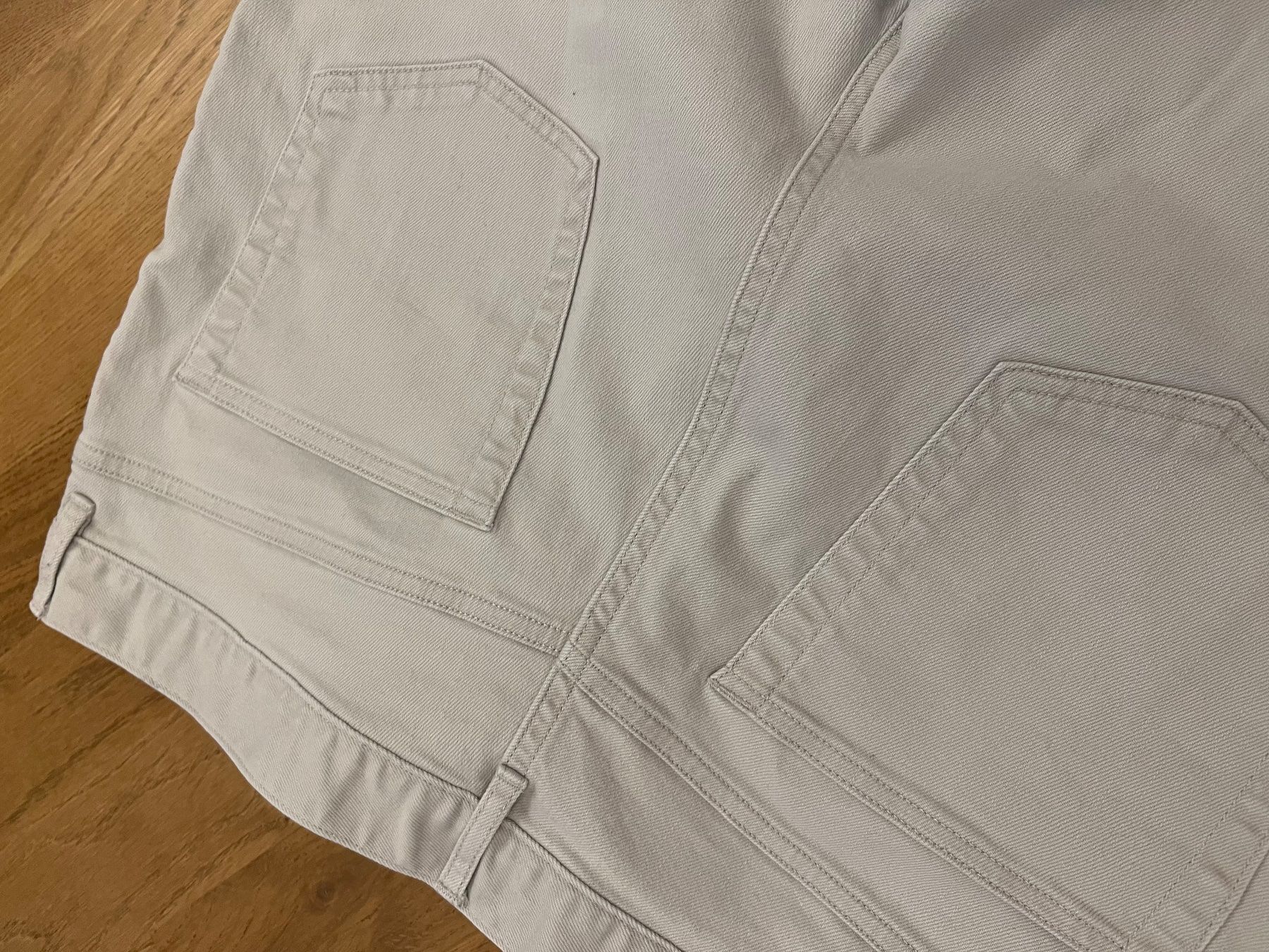 H&M Pantaloni: Hellbeige Jeans-Hose / EUR32 – Usato da Altendorf venduto da wqv_97 4