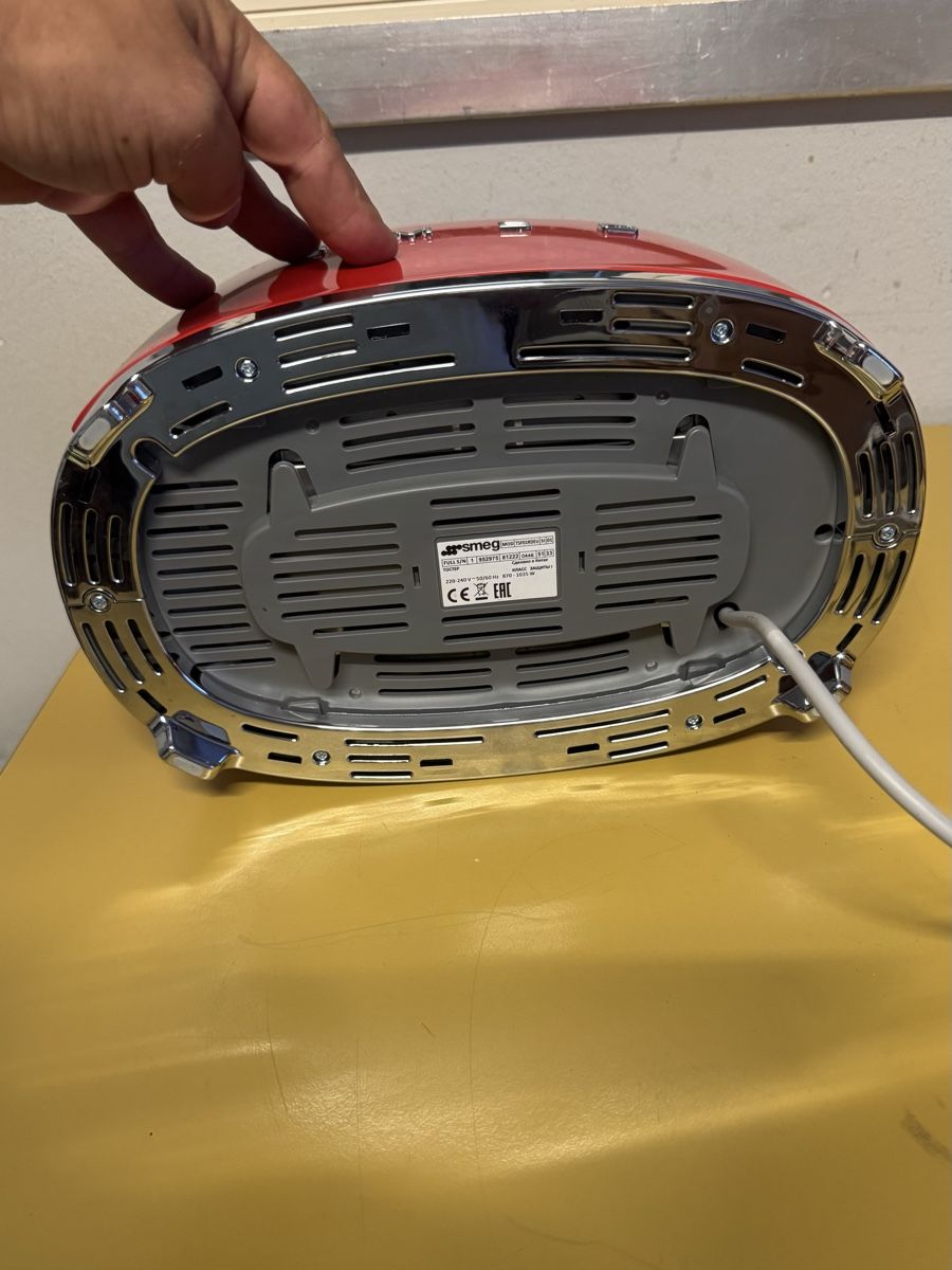 Smeg Küchengeräte: Smeg Toaster lauft einwandfrei  – Gebraucht aus Schlieren von Freundlich02 5