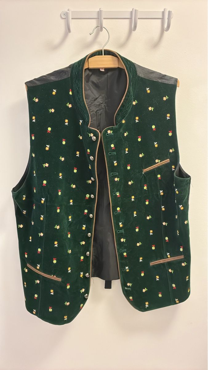 Gilets & Westen: Trachten Vest – Gebraucht aus Zürich von luc_v6bk
