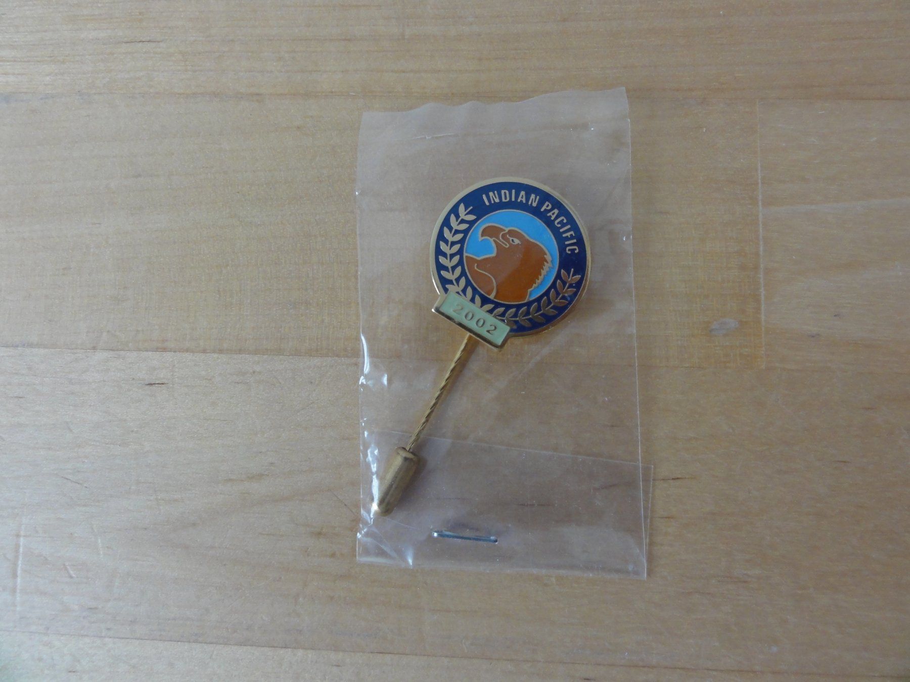 Placchette & Badge: EISENBAHN PIN "Indian Pacific 2002" Australische Eisenbahn – Nuovo e nell'imballaggio originale da zürich venduto da Goldimmund