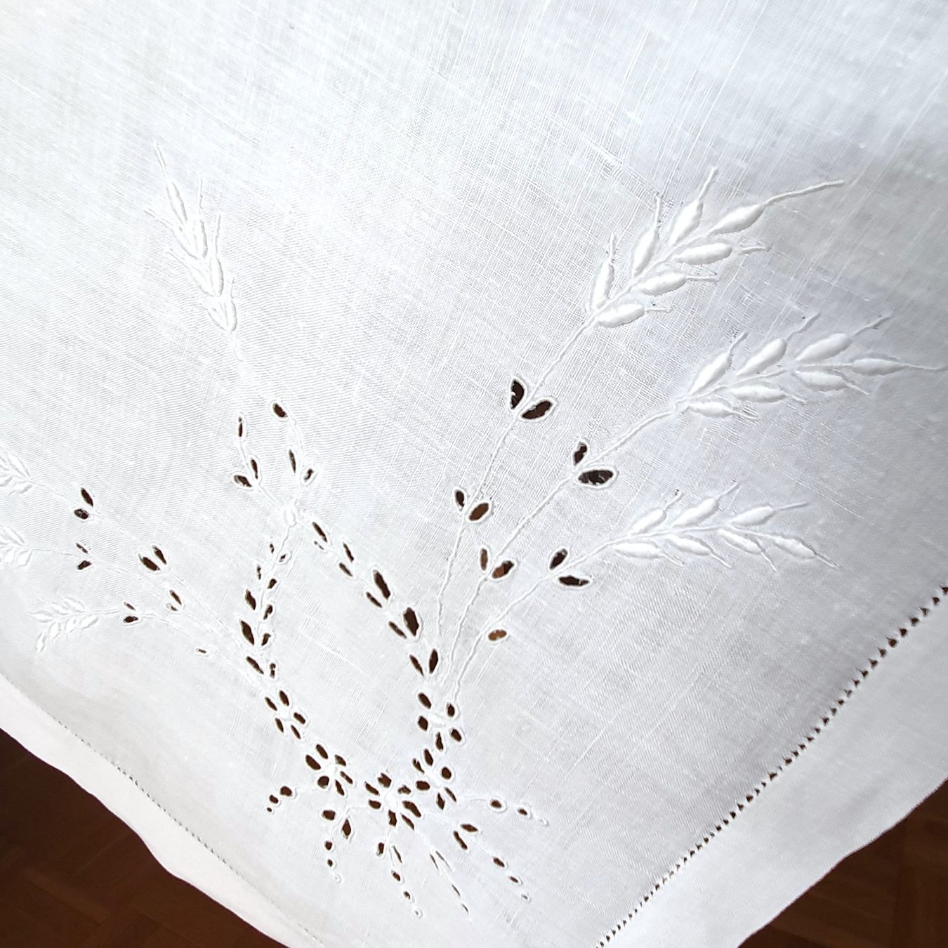 Altra biancheria da tavola: Ancienne nappe brodée main, 76 x 78 cm – Usato da Lausanne venduto da venise001 4
