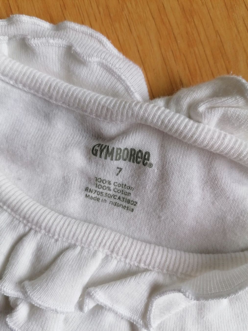 Blusen, T-Shirts & Tops: Top / Unterhemd für ca. 7 Jährige – Gebraucht aus Büttikon AG von Amineah 1