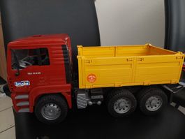 Bruder Kipp-LKW TGA 41.440, sehtr guter Zustand
