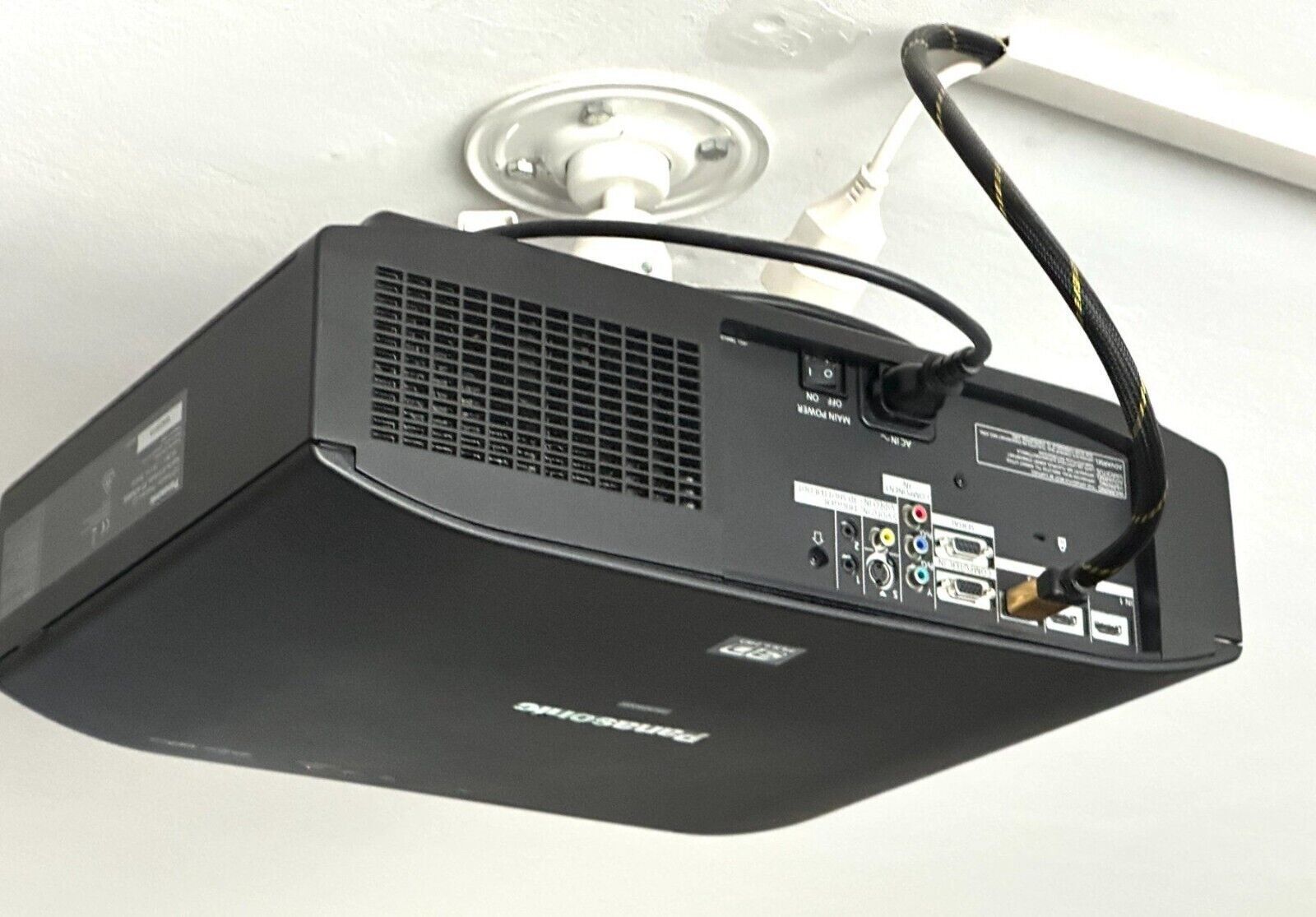 Wandhalterungen: Support plafond universel pour projecteur Sunne PRO300 – Gebraucht aus Genève von rosebud635 5