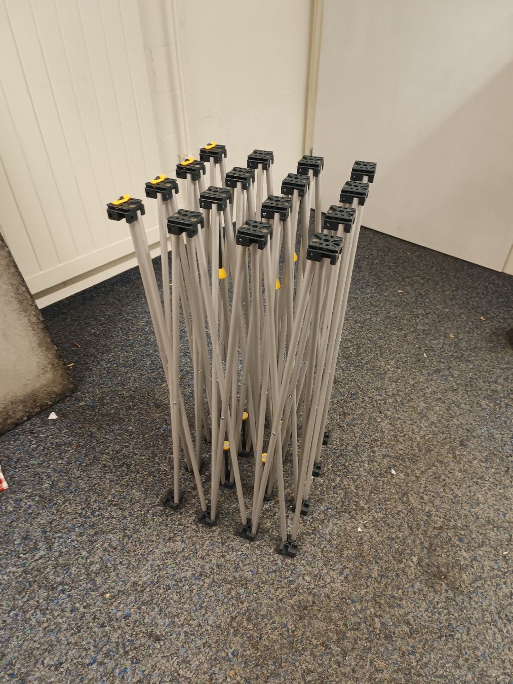 Ladenausstattungen & Messebau: Faltwand / Pop-Up Display Präsentationswand – Gebraucht aus Pfäffikon ZH von K-V-M 5