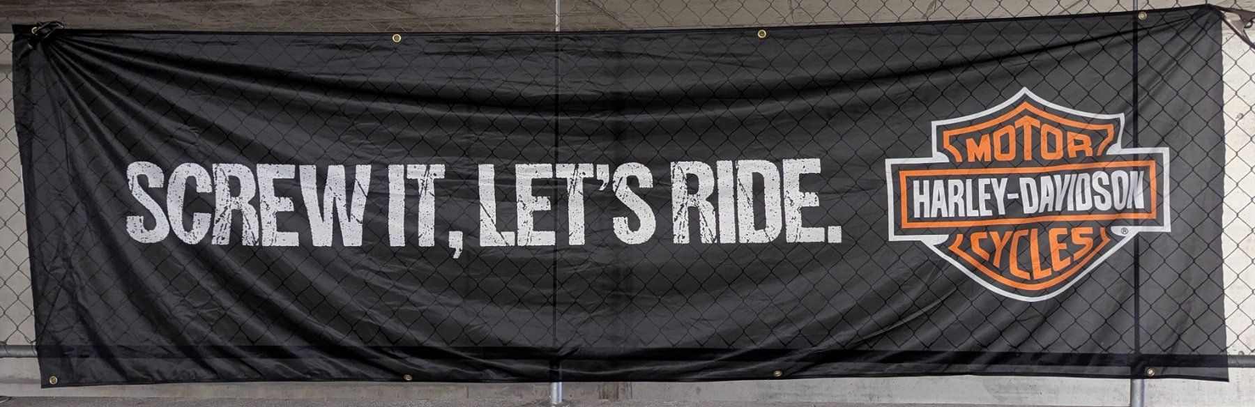 Harley-Davidson Bandiere: Harley Davidson Banner Flagge Screw it Lets Ride – Usato da Unterengstringen venduto da Olifant4