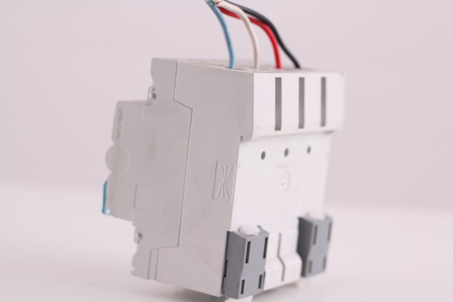 Hager Interrupteurs: Hager CDA 425C 25A 30mA FI – D'occasion à Winterthur par Hint17 2